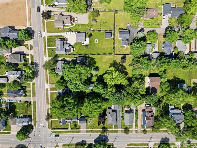 69 E Burdick Street, Oxford, MI 48371