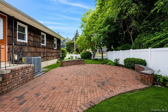 131 Oceanview Road, East Rockaway, NY 11518