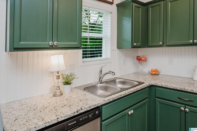 8205 COTTAGE LANE, Leeds, AL 35094