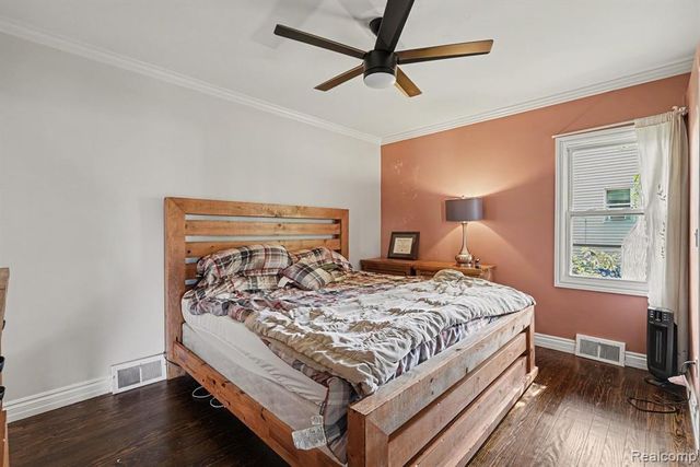 3018 Cass Lake Avenue, Keego Harbor, MI 48320