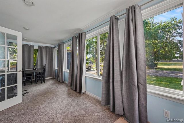 3018 Cass Lake Avenue, Keego Harbor, MI 48320
