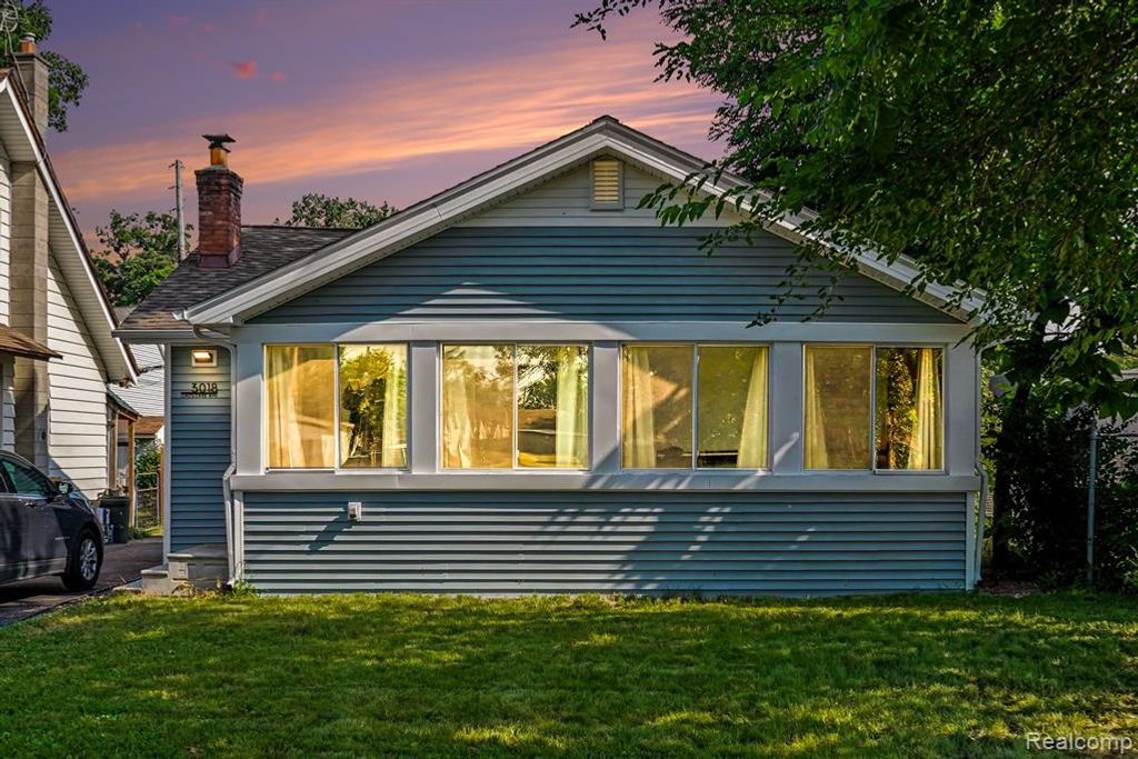 3018 Cass Lake Avenue, Keego Harbor, MI 48320