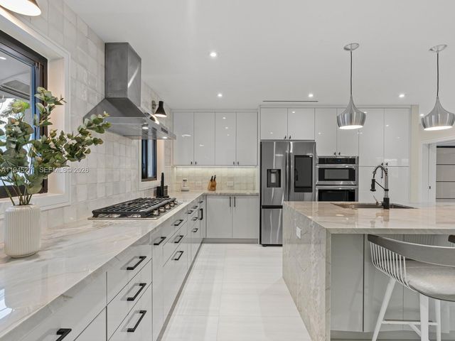 511 SE 14th St 1, Pompano Beach, FL 33060