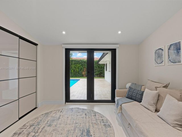 511 SE 14th St 1, Pompano Beach, FL 33060