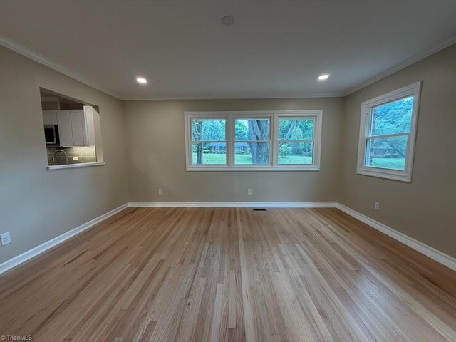 2701 Tudor Road, Winston-salem, NC 27106