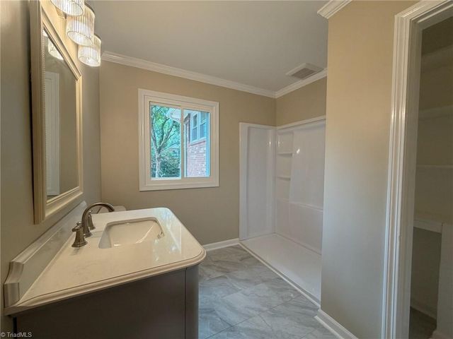2701 Tudor Road, Winston-salem, NC 27106