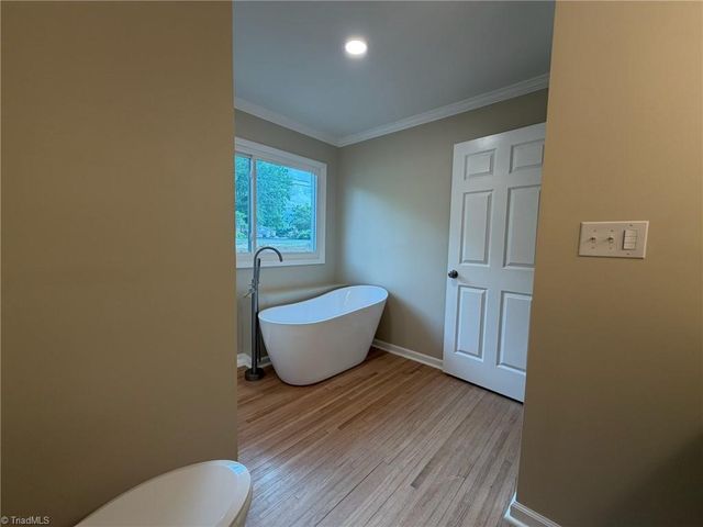 2701 Tudor Road, Winston-salem, NC 27106