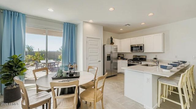 18756 W MAPLEWOOD Drive, Goodyear, AZ 85338