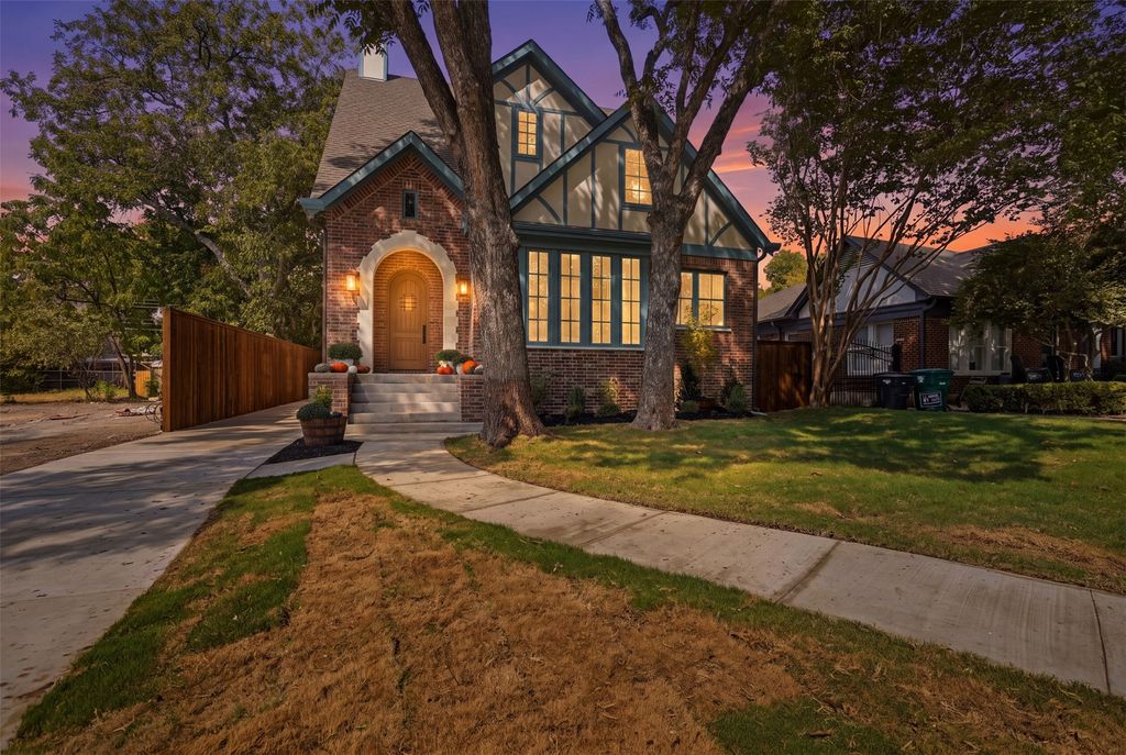 2212 Carleton Avenue, Fort Worth, TX 76107 — photo 2