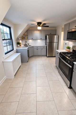 41 S Centre Avenue 2, Rockville Centre, NY 11570