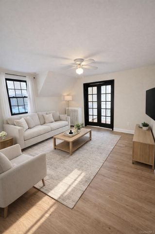 41 S Centre Avenue 2, Rockville Centre, NY 11570