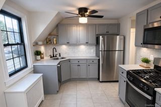 41 S Centre Avenue 2, Rockville Centre, NY 11570