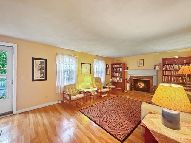 16 Wheeler Rd, Westborough, MA 01581