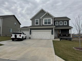 3522 SE Corbin Drive, Lee's Summit, MO 64082