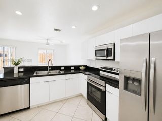 324 NE 3rd Street D, Hallandale Beach, FL 33009