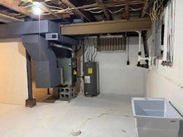 6800 Blue Parkway, Kansas City, MO 64129