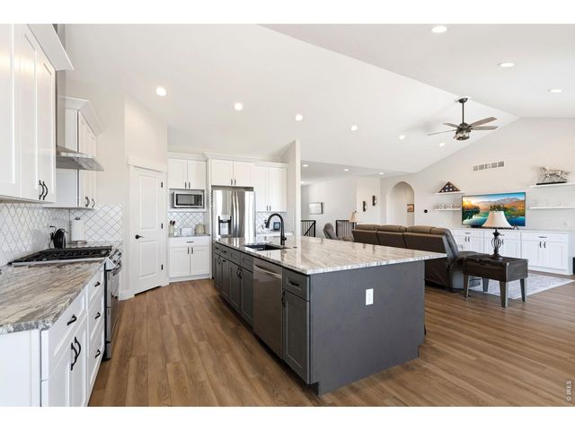 9251 Meadow Farms Dr, Milliken, CO 80543