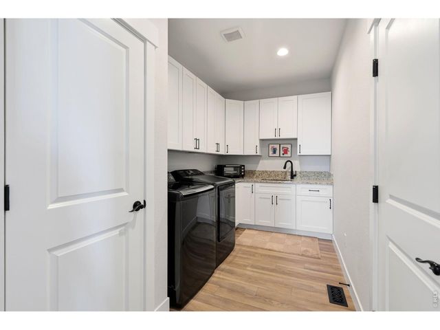 9251 Meadow Farms Dr, Milliken, CO 80543