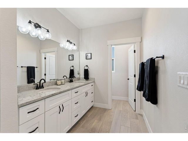 9251 Meadow Farms Dr, Milliken, CO 80543