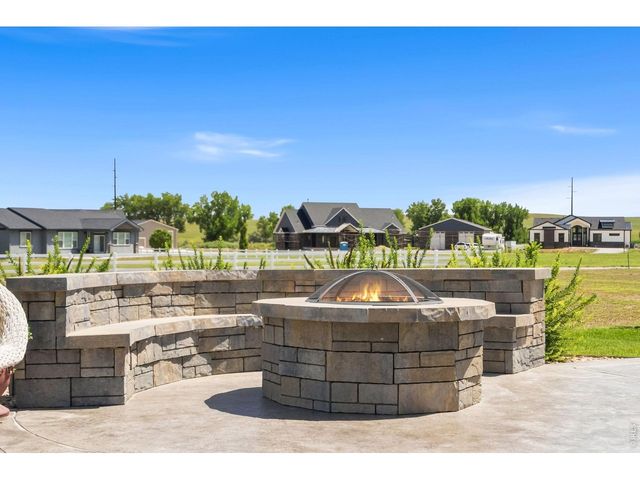 9251 Meadow Farms Dr, Milliken, CO 80543