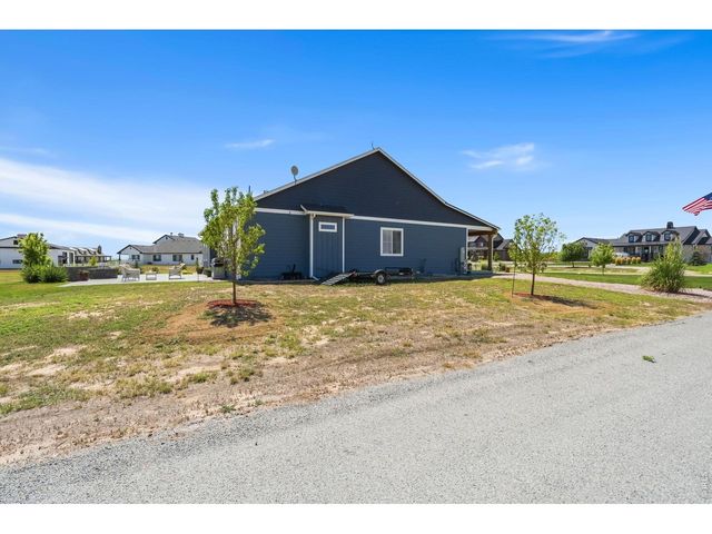 9251 Meadow Farms Dr, Milliken, CO 80543