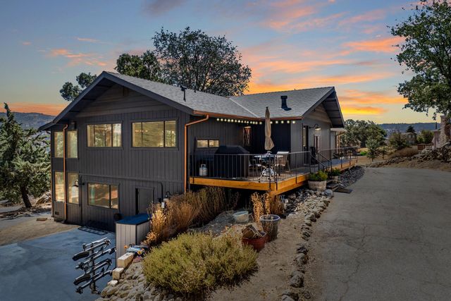 24400 Willow Pass Drive, Tehachapi, CA 93561