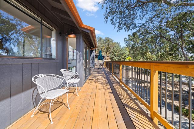 24400 Willow Pass Drive, Tehachapi, CA 93561