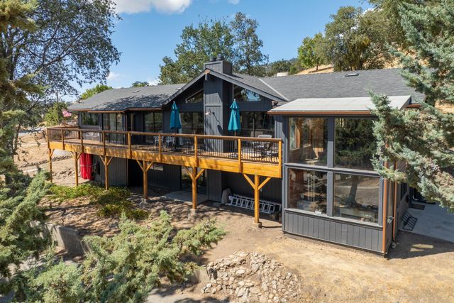 24400 Willow Pass Drive, Tehachapi, CA 93561