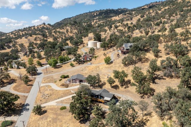 24400 Willow Pass Drive, Tehachapi, CA 93561