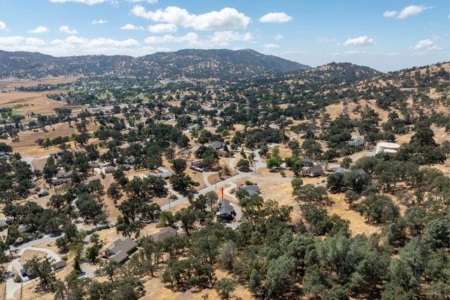 24400 Willow Pass Drive, Tehachapi, CA 93561