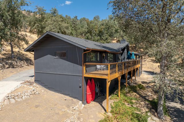 24400 Willow Pass Drive, Tehachapi, CA 93561