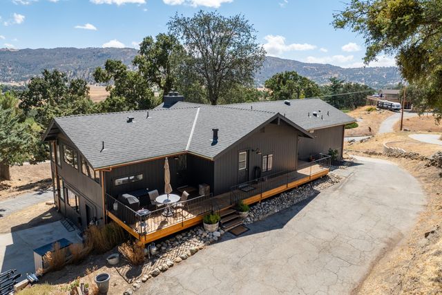 24400 Willow Pass Drive, Tehachapi, CA 93561