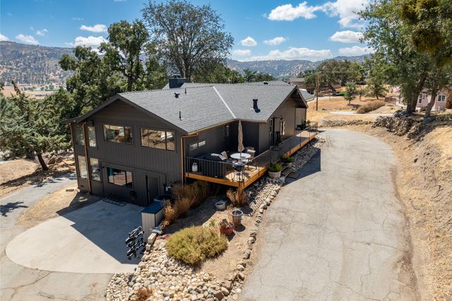 24400 Willow Pass Drive, Tehachapi, CA 93561