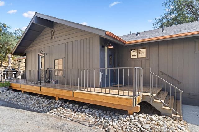 24400 Willow Pass Drive, Tehachapi, CA 93561