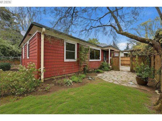 5823 Se INSLEY St, Portland, OR 97206