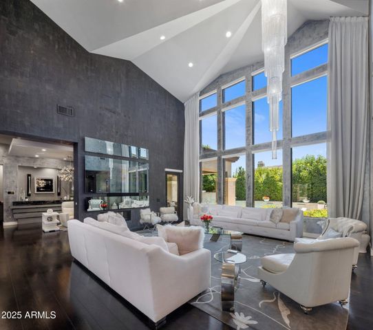 2639 E LOVEBIRD Lane, Gilbert, AZ 85297