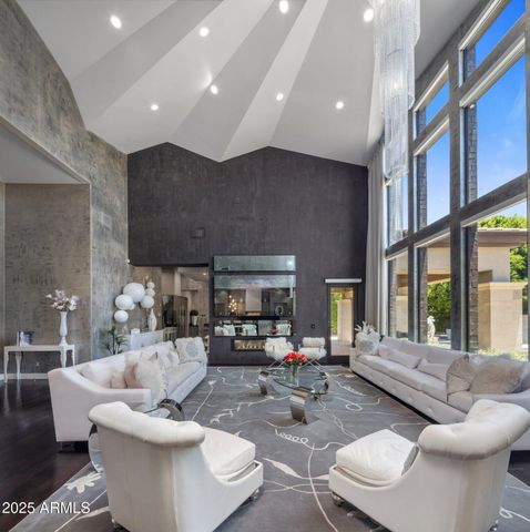 2639 E LOVEBIRD Lane, Gilbert, AZ 85297