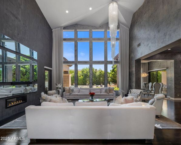 2639 E LOVEBIRD Lane, Gilbert, AZ 85297