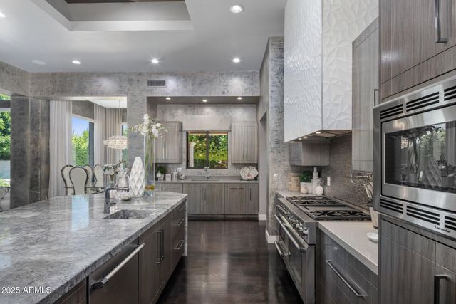 2639 E LOVEBIRD Lane, Gilbert, AZ 85297