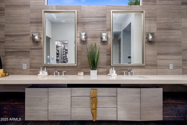 2639 E LOVEBIRD Lane, Gilbert, AZ 85297