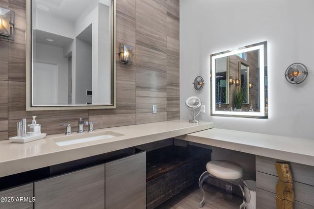 2639 E LOVEBIRD Lane, Gilbert, AZ 85297