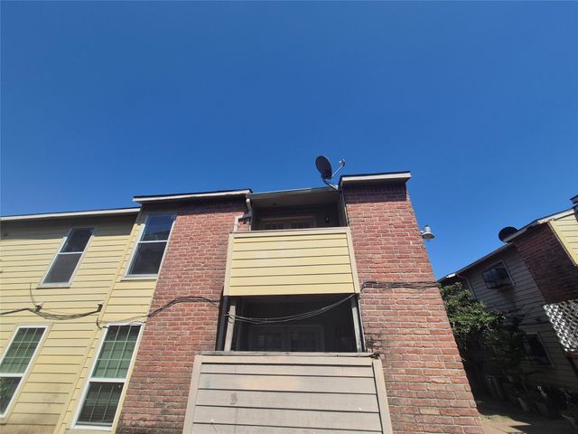 10601 South Drive 93, Houston, TX 77099