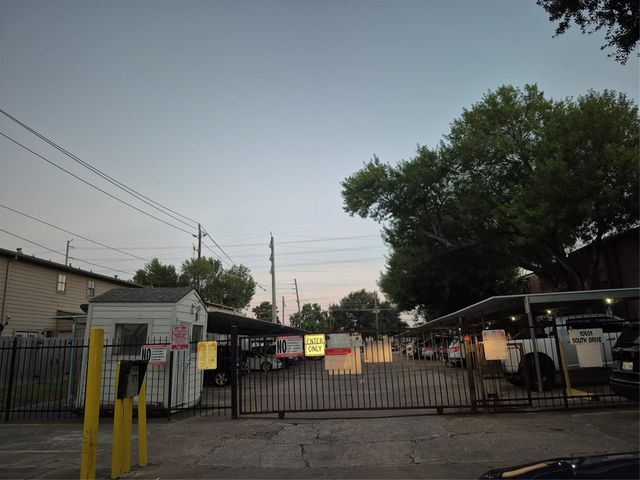10601 South Drive 93, Houston, TX 77099