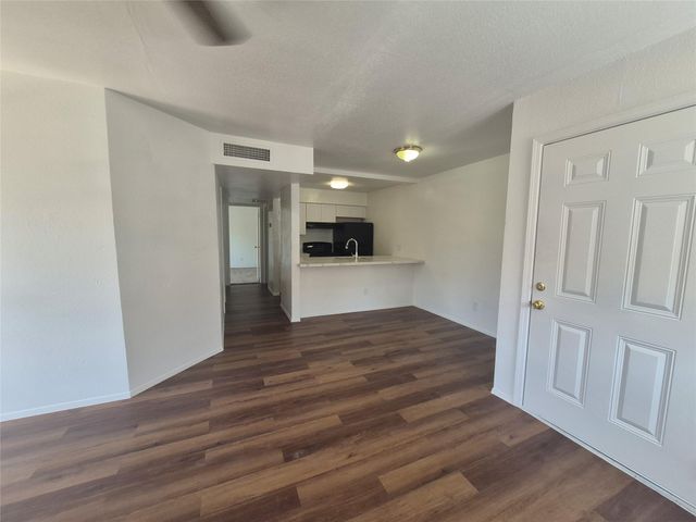 10601 South Drive 93, Houston, TX 77099