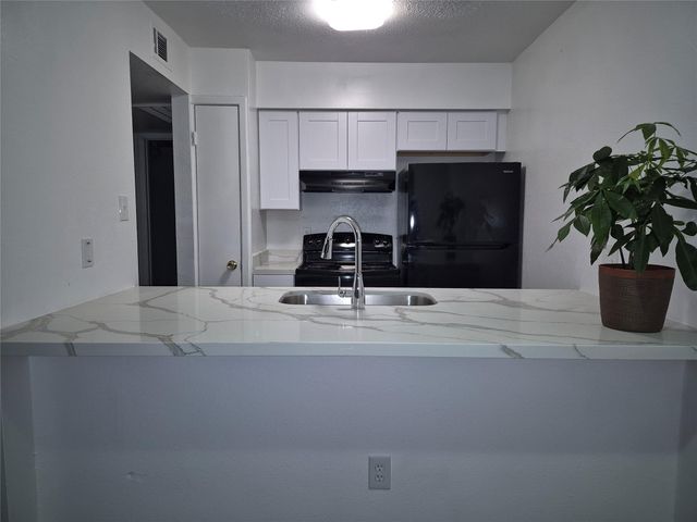 10601 South Drive 93, Houston, TX 77099