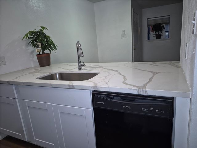 10601 South Drive 93, Houston, TX 77099