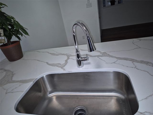 10601 South Drive 93, Houston, TX 77099