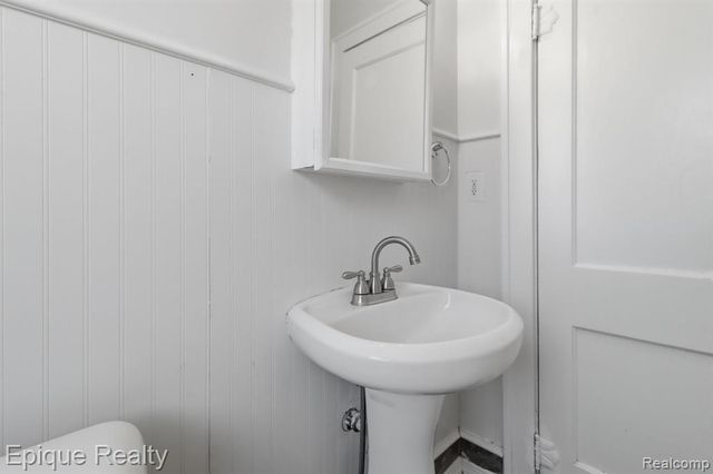 23231 Park Street, Dearborn, MI 48124