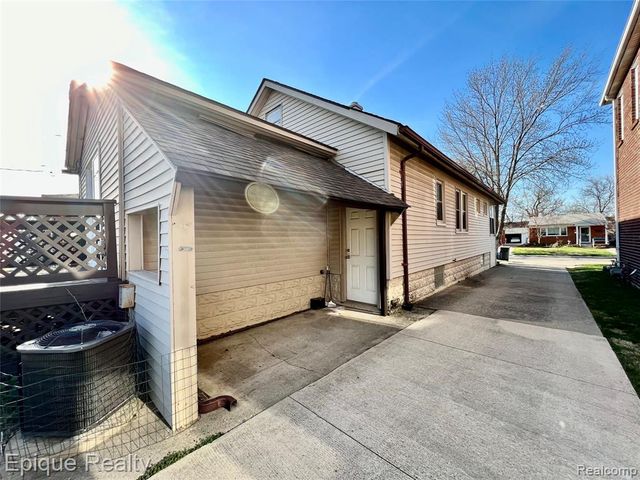 23231 Park Street, Dearborn, MI 48124