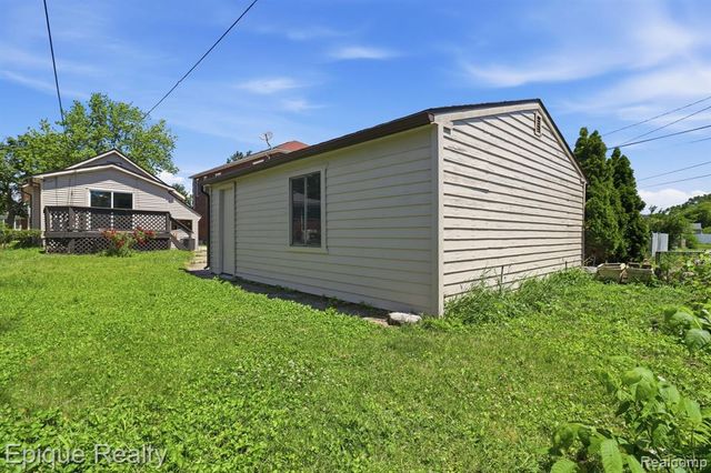 23231 Park Street, Dearborn, MI 48124